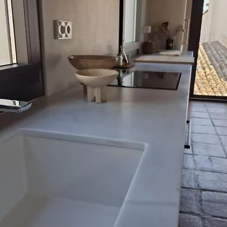 Beautiful With Pool And Views *